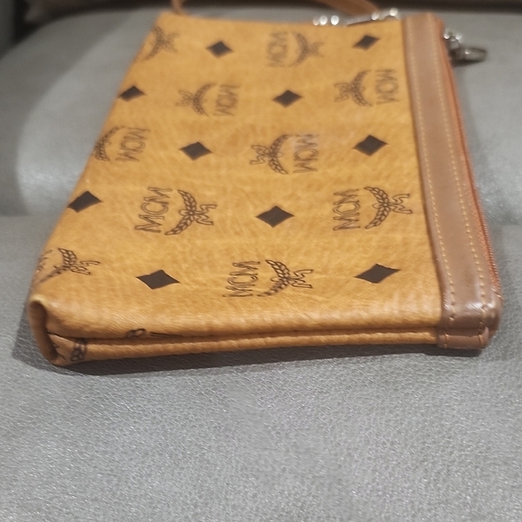 MCM Cognac Wristlet with Black Logo - Picture 3 of 6